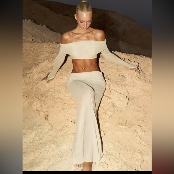 cream  Off-Shoulder top + skirt SET like helsa - Picture 6 of 8